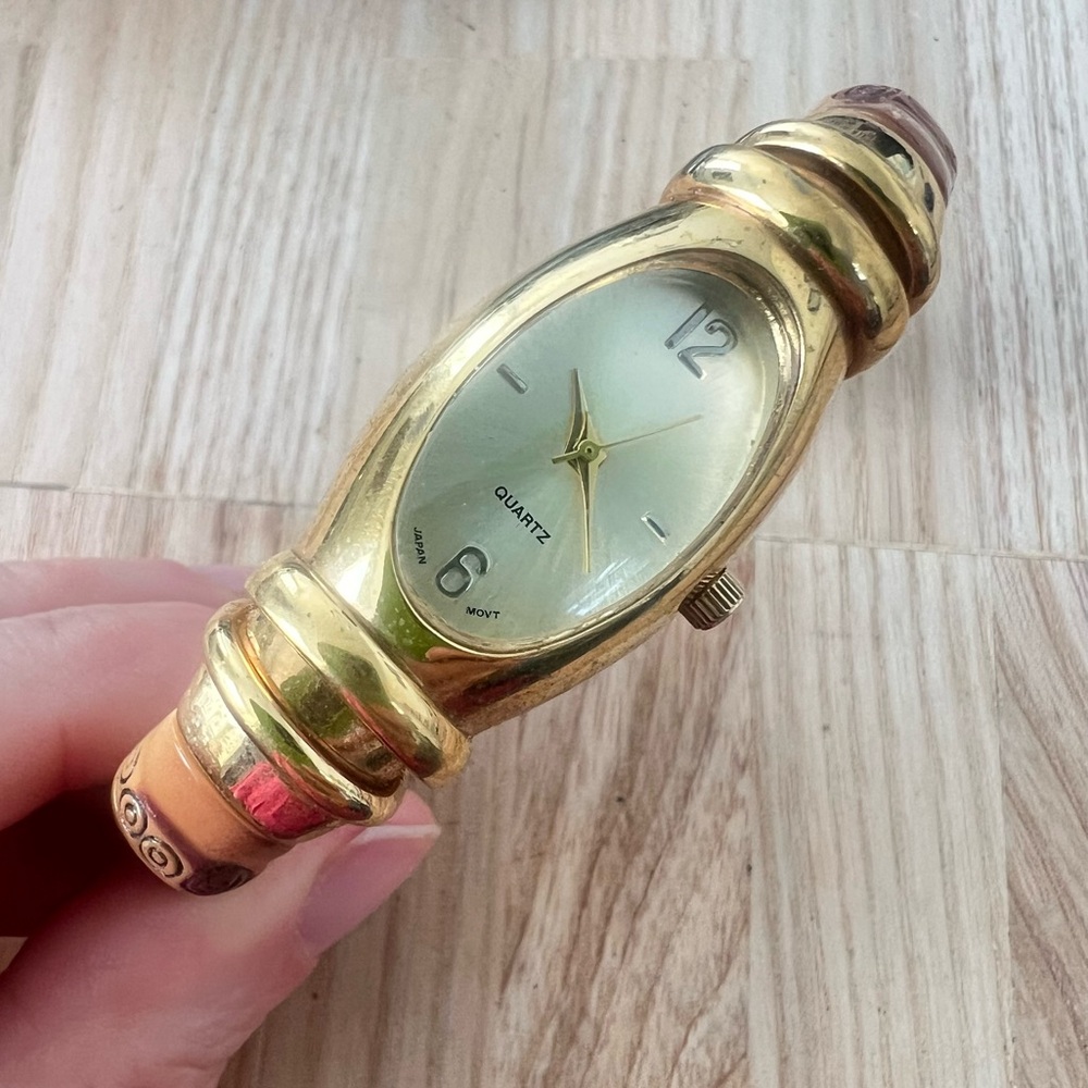 Unbranded ladies gold tone faux bamboo cuff bracelet watch NEW BATTERY